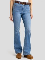 Jeansy damskie flare niebieskie Sophie 343. Niebieskie jeansy damskie BIG STAR, bez wzorów, z denimu, retro, z podwyższonym stanem. Za 329.99 zł.