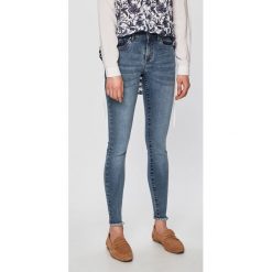 Medicine - Jeansy Basic. Niebieskie jeansy damskie MEDICINE, bez wzorów, z bawełny. W wyprzedaży za 59.90 zł.