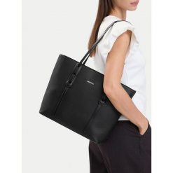 Torebka Lasocki. Czarne shopperki damskie Lasocki, bez wzorów, bez dodatków. Za 219.99 zł.
