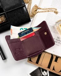 Peterson Mały portfel damski z lakierowanej skóry naturalnej - Peterson NoSize. Portfele damskie Peterson, ze skóry. Za 121.95 zł.