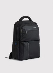 PAKO LORENTE – Czarny plecak męski z kieszenią na laptop. Czarne plecaki męskie Pako Lorente, bez wzorów, z poliesteru. Za 149.99 zł.