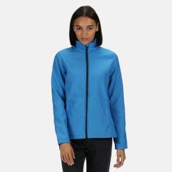 Kurtka Softshellowa Damska Do Druku. Czarne kurtki sportowe damskie Regatta, xl, bez wzorów, z materiału, bez ramiączek, bez kaptura, trekkingowe. Za 93.99 zł.