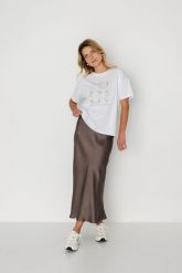 SATYNOWA SPÓDNICA JULITA KAKAO XS - Flawless. Spódnice damskie Flawless, na co dzień, na zimę, uniwersalny, bez wzorów, z gumy, eleganckie, maxi, dopasowane. Za 397.00 zł.