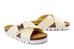 DR. BRINKMANN 700568-61 hellgelb, klapki damskie. Żółte klapki damskie Dr. Brinkmann, na lato, bez wzorów, bez obcasa, bez zapięcia. Za 264.90 zł.