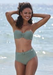 Bikini bandeau z fiszbinami kobiecy Lascana Loretta. Zielone stroje kąpielowe damskie Sunseeker, s, bez wzorów, z mikrofibry. Za 277.00 zł.