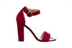 Sandały Bayla-056 8024-1432 Burgund Zamsz, Skóra naturalna - 40. Czerwone sandały damskie Bayla, bez wzorów, ze skóry, bez obcasa, na słupku, bez zapięcia. W wyprzedaży za 134.10 zł.