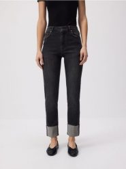 Jeansy slim fit z podwiniętymi nogawkami - szary. Szare jeansy damskie Reserved, bez wzorów, z bawełny, z podwyższonym stanem. W wyprzedaży za 89.99 zł.