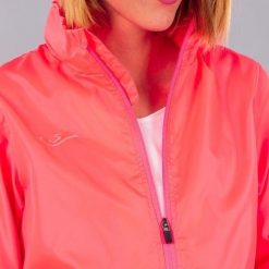 Kurtka do biegania damska Joma Galia przeciwdeszczowa. Brązowe kurtki sportowe damskie Joma, xs, bez wzorów, bez ramiączek, do biegania. Za 123.99 zł.