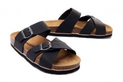 DR. BRINKMANN 600026-01 schwarz, klapki męskie. Czarne klapki męskie Dr. Brinkmann, bez wzorów, bez zapięcia. Za 116.94 zł.