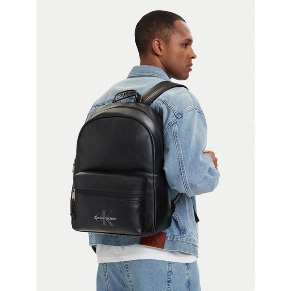 Plecak Calvin Klein. Czarne plecaki męskie Calvin Klein, bez wzorów, sportowe. Za 428.99 zł.