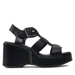 Sandały Clarks. Czarne sandały damskie Clarks, bez wzorów, bez obcasa, na koturnie, bez zapięcia. Za 458.99 zł.
