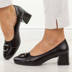 Czarne ażurowe czółenka damskie na obcasie M.Daszyński Sa281-5. Czarne czółenka damskie M.Daszyński, na jesień, z aplikacjami, z materiału, eleganckie, z okrągłym noskiem, bez obcasa, na obcasie, bez zapięcia. Za 189.00 zł.