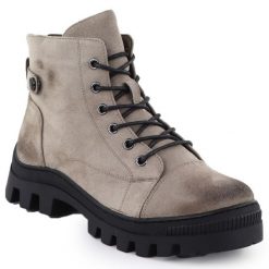 Botki damskie khaki Potocki Z25-JE19317. Brązowe botki damskie POTOCKI, bez wzorów, ze skóry ekologicznej, eleganckie, bez obcasa, bez zapięcia. Za 179.99 zł.