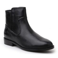 Buty Lacoste Rosolinn Srw W Blk 7-30SRW0017024 czarne. Czarne botki damskie bez wzorów, z gumy, bez obcasa, bez zapięcia. Za 679.87 zł.