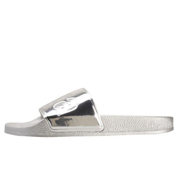 Klapki damskie Superga 1908-Pumetu. Szare klapki damskie Superga, na lato, bez wzorów, z gumy, bez obcasa, bez zapięcia. Za 125.80 zł.