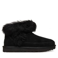 Śniegowce Ugg. Czarne śniegowce damskie UGG, bez zapięcia. Za 789.99 zł.