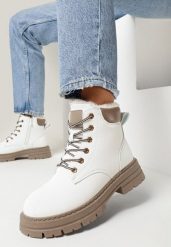 Białe Traperki Mocno Ocieplone z Dodatkowym Sznurowaniem Lakyta. Białe trapery damskie Born2be, z futra, bez zapięcia. Za 79.99 zł.