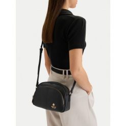 Torebka Beverly Hills Polo Club. Czarne listonoszki damskie Beverly Hills Polo Club, bez wzorów, bez dodatków. Za 199.99 zł.