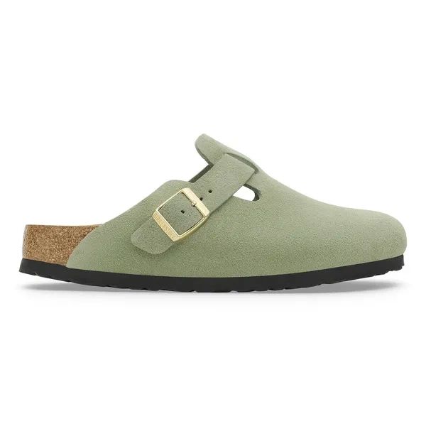 BIRKENSTOCK Boston Soft Footbed Suede Leathe Klapki damskie. Zielone klapki damskie Birkenstock, bez wzorów, klasyczne, bez obcasa, bez zapięcia. Za 579.99 zł.