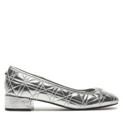 Półbuty Steve Madden. Szare półbuty damskie Steve Madden, bez wzorów, bez obcasa, na płaskiej podeszwie, bez zapięcia. Za 319.99 zł.