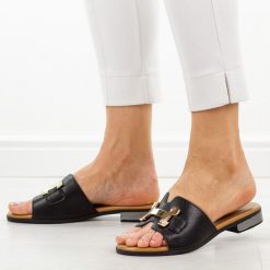 Czarne klapki damskie Potocki 30305. Czarne klapki damskie POTOCKI, na lato, bez wzorów, z jeansu, eleganckie, bez obcasa, na płaskiej podeszwie, bez zapięcia. Za 149.00 zł.