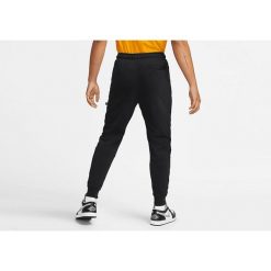 Spodnie męskie nike air jordan zion performance pants black. Czarne spodnie sportowe męskie Nike, m, bez wzorów, z dresówki, do koszykówki. Za 299.00 zł.