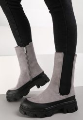 Szare Botki Hephiene. Szare botki damskie Renee, z aplikacjami, bez obcasa, na płaskiej podeszwie, bez zapięcia. Za 159.99 zł.