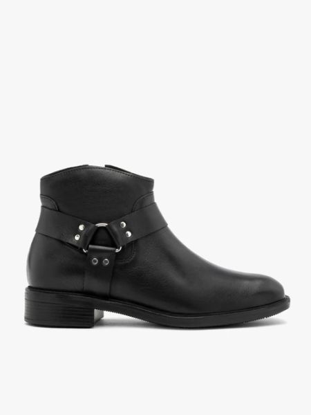 Czarne botki biker boots. Czarne botki damskie Brawo sp. z o.o., bez wzorów, ze skóry, za kostkę, bez obcasa, na obcasie, bez zapięcia. Za 479.99 zł.