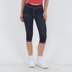 Legging 3/4 do treningu ASYR damskie. Czarne spodnie dresowe damskie ELPLAYER, bez wzorów, z dżerseju, sportowe. W wyprzedaży za 76.50 zł.