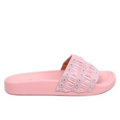 Klapki damskie Diakis Pink różowe. Czerwone klapki damskie z aplikacjami, z gumy, casualowe, bez obcasa, bez zapięcia. Za 101.62 zł.