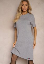 Szara T-shirtowa Sukienka z Wiskozowej Dzianiny z Ozdobnymi Guzikami Narossa. Szare sukienki damskie Renee, na spotkanie biznesowe, l, bez wzorów, z dzianiny, eleganckie, bez kołnierzyka, bez ramiączek, midi. Za 59.99 zł.