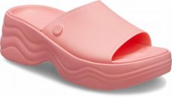 Klapki Dla Dorosłych Crocs Skyline Slide. Czerwone klapki męskie Crocs, bez wzorów, z materiału, bez zapięcia. Za 197.99 zł.