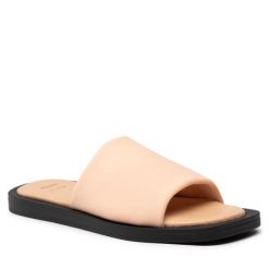 Klapki Bata. Brązowe klapki damskie Bata, bez wzorów, bez obcasa, bez zapięcia. Za 199.99 zł.