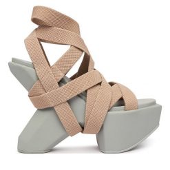 Sandały United Nude. Brązowe sandały damskie United Nude, bez wzorów, bez obcasa, na koturnie, bez zapięcia. Za 1,555.99 zł.
