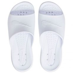 Klapki Nike Victori One Slide CZ7836 100 białe. Białe klapki damskie bez wzorów, z materiału, sportowe, bez obcasa, bez zapięcia. Za 206.26 zł.