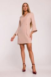 Elegancka sukienka z szerokimi mankietami dekolt V beżowa. Brązowe sukienki damskie MOE, do pracy, na lato, m, bez wzorów, z materiału, biznesowe, bez kołnierzyka, bez ramiączek, mini, dopasowane. Za 359.00 zł.