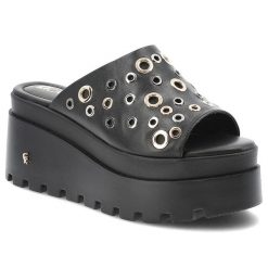 Czarne Klapki Carinii Stylowe Obuwie Damskie Na Platformie. Czarne klapki damskie Carinii, na lato, bez wzorów, ze skóry, eleganckie, bez obcasa, na platformie, bez zapięcia. Za 549.00 zł.