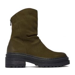 Botki G-Star. Brązowe botki damskie G-Star, bez wzorów, retro, bez obcasa, na płaskiej podeszwie, bez zapięcia. Za 449.99 zł.