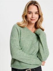 Sweter z miękkiej dzianiny - zielony. Zielone swetry nierozpinane damskie Sinsay, l, bez wzorów, z dzianiny, bez kołnierzyka, bez ramiączek. Za 49.99 zł.