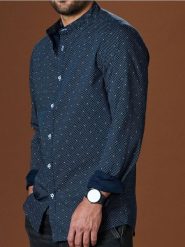 Koszula slim fit - granatowy. Niebieskie koszule męskie Sinsay, l, bez wzorów, bez kołnierzyka, bez ramiączek. W wyprzedaży za 39.99 zł.