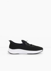 Wygodne sneakersy z miękkiego materiału. Niebieskie obuwie sportowe damskie bonprix, bez wzorów, bez zapięcia. Za 79.99 zł.