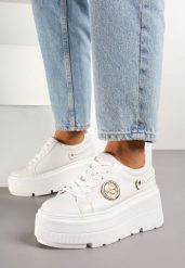 Białe Sneakersy Vices na Grubej Podeszwie z Metaliczną Ozdobą Tatorelis. Białe obuwie sportowe damskie Born2be, z aplikacjami, z jeansu, bez zapięcia. Za 129.99 zł.