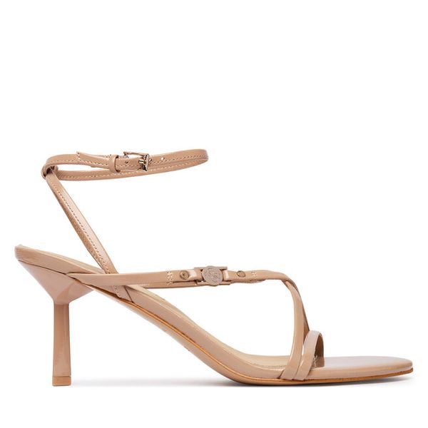 Sandały Guess. Brązowe sandały damskie Guess, z aplikacjami, bez obcasa, na szpilce, bez zapięcia. Za 544.99 zł.