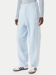 Adidas Spodnie dresowe Adiluna Season 2 X Jennie Knitted Loose Joggers LD8917 Niebieski Relaxed Fit. Niebieskie spodnie sportowe damskie Adidas, bez wzorów, z dresówki. Za 439.99 zł.