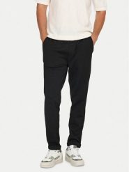 Only & Sons Spodnie materiałowe Linus 22029924 Czarny Tapered Fit. Czarne spodnie materiałowe męskie Only & Sons, bez wzorów, z materiału. Za 99.99 zł.