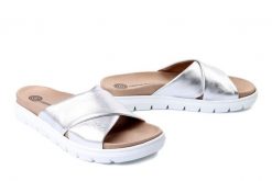 DR. BRINKMANN 701001-92 silber, klapki damskie. Szare klapki damskie Dr. Brinkmann, bez wzorów, ze skóry, bez obcasa, bez zapięcia. Za 246.42 zł.