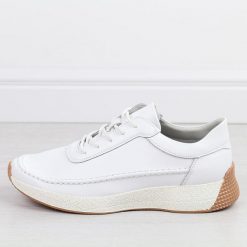 Białe skórzane półbuty damskie Sergio Leone sp013A. Białe półbuty damskie Sergio Leone, na jesień, bez wzorów, ze skóry, eleganckie, z okrągłym noskiem, bez obcasa, bez zapięcia. Za 209.00 zł.