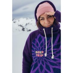 Bluza outdoorowa z kapturem damska DEEP TRIP Mood softshell. Fioletowe bluzy damskie DEEP TRIP, na zimę, bez wzorów, z softshellu, sportowe, bez ramiączek, z kapturem. Za 499.00 zł.