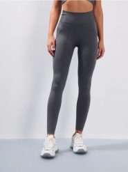 Legginsy z wysokim stanem o dopasowanym kroju - szary. Szare legginsy damskie Sinsay, bez wzorów. Za 39.99 zł.