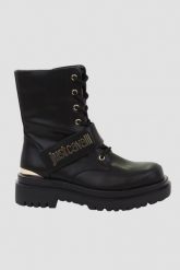 JUST CAVALLI Czarne damskie botki FONDO BOURNE. Czarne botki damskie Just Cavalli, bez wzorów, bez obcasa, bez zapięcia. W wyprzedaży za 499.99 zł.